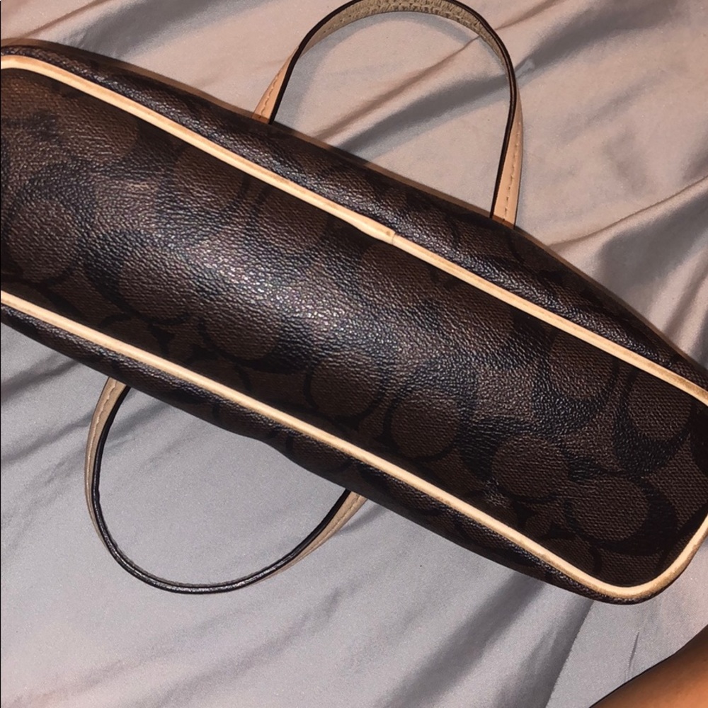 coach purse - Picture 2 of 5